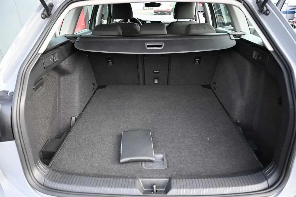 Volkswagen Golf Variant 1.0 eTSI Life camera climate uit 2022, foto 13