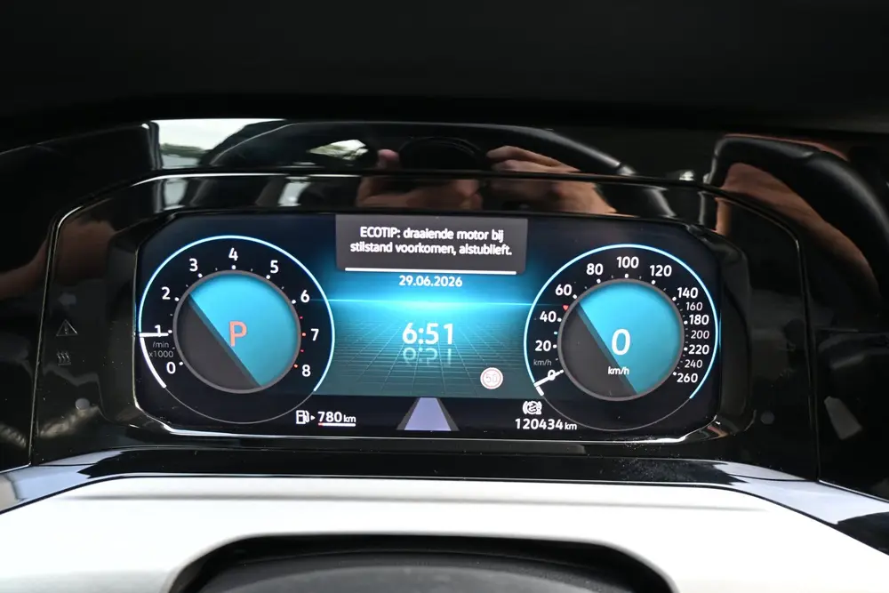 Volkswagen Golf Variant 1.0 eTSI Life camera climate uit 2022, foto 18