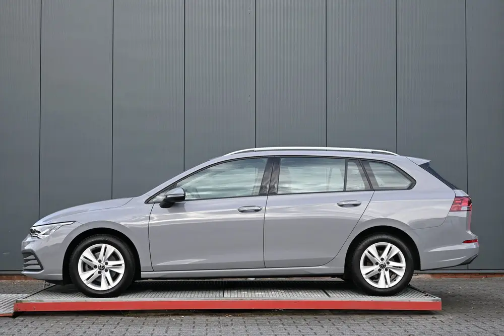 Volkswagen Golf Variant 1.0 eTSI Life camera climate uit 2022, foto 7