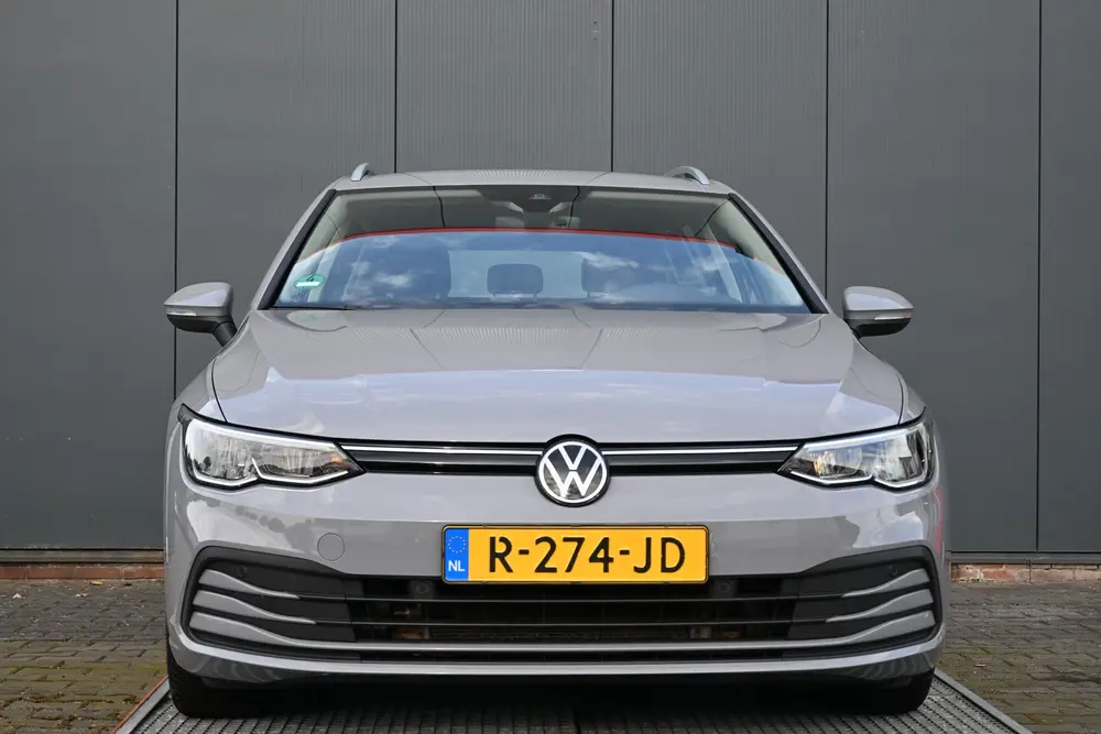 Volkswagen Golf Variant 1.0 eTSI Life camera climate uit 2022, foto 8