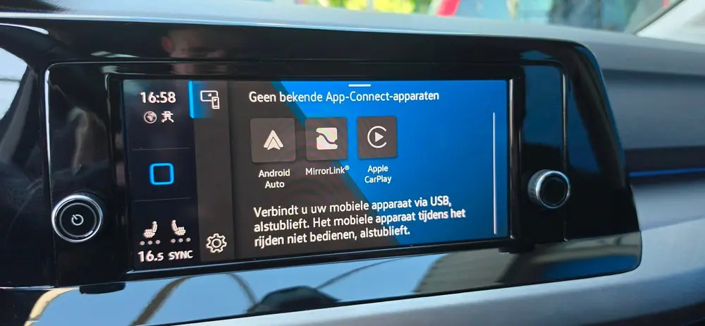 Volkswagen Golf 1.0 eTSI ACC Carplay Sfeer Clima Trekhaak uit 2020, foto 14