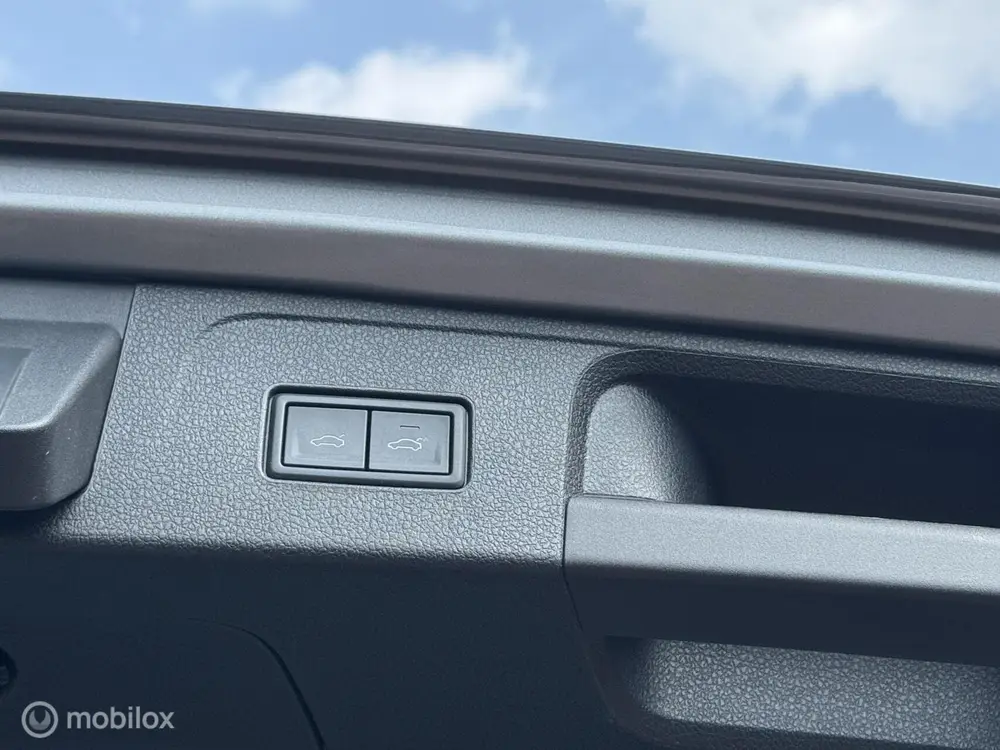 Volkswagen Passat Variant 1.5 TSI R-Line Business +/HUD/OHDO uit 2020, foto 19