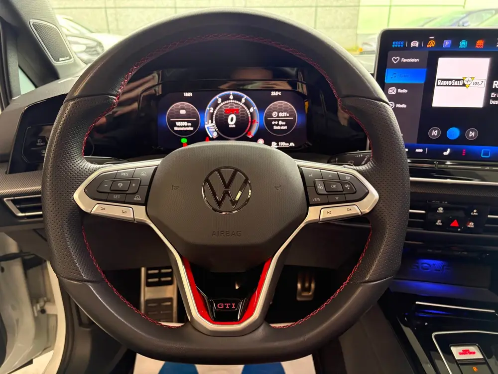 Volkswagen Golf 2.0 TSI GTI 8.5 Pano | HUD | 360Cam | H&K | uit 2024, foto 3