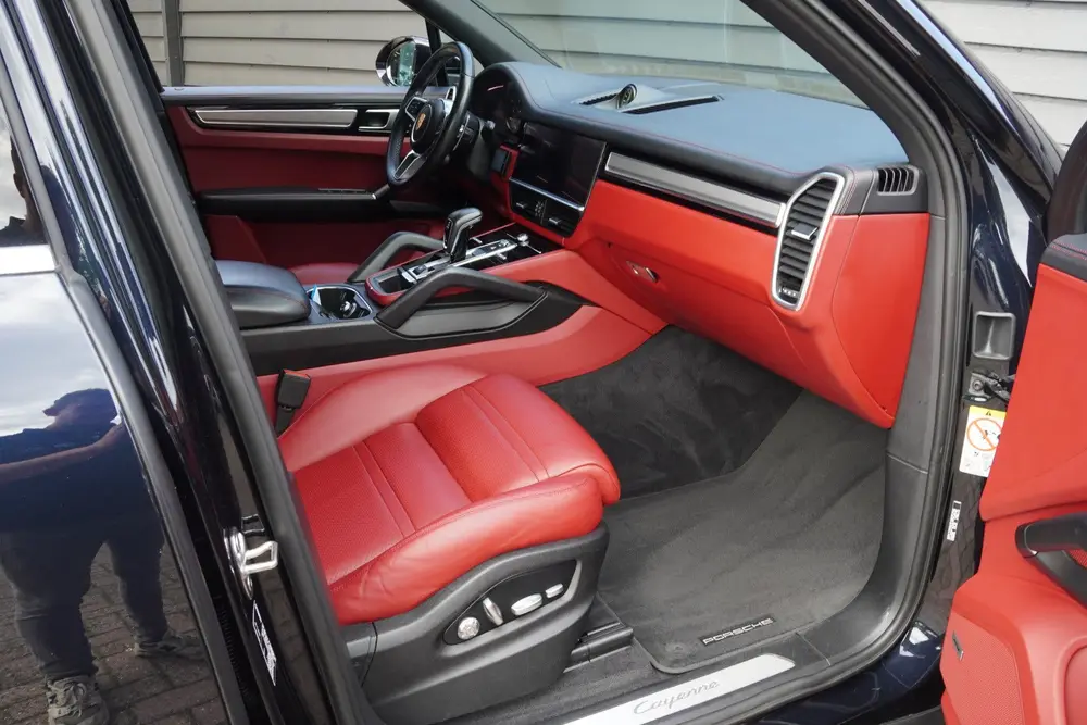 Porsche Cayenne 3.0 E-Hybrid - LEDER - 360 CAMERA - TREKHAAK uit 2019, foto 12