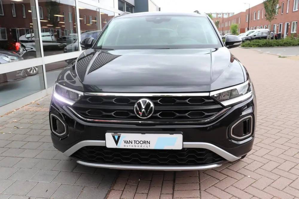 Volkswagen T-Roc 1.5 TSI Move Automaat. All-season banden, F uit 2023, foto 4