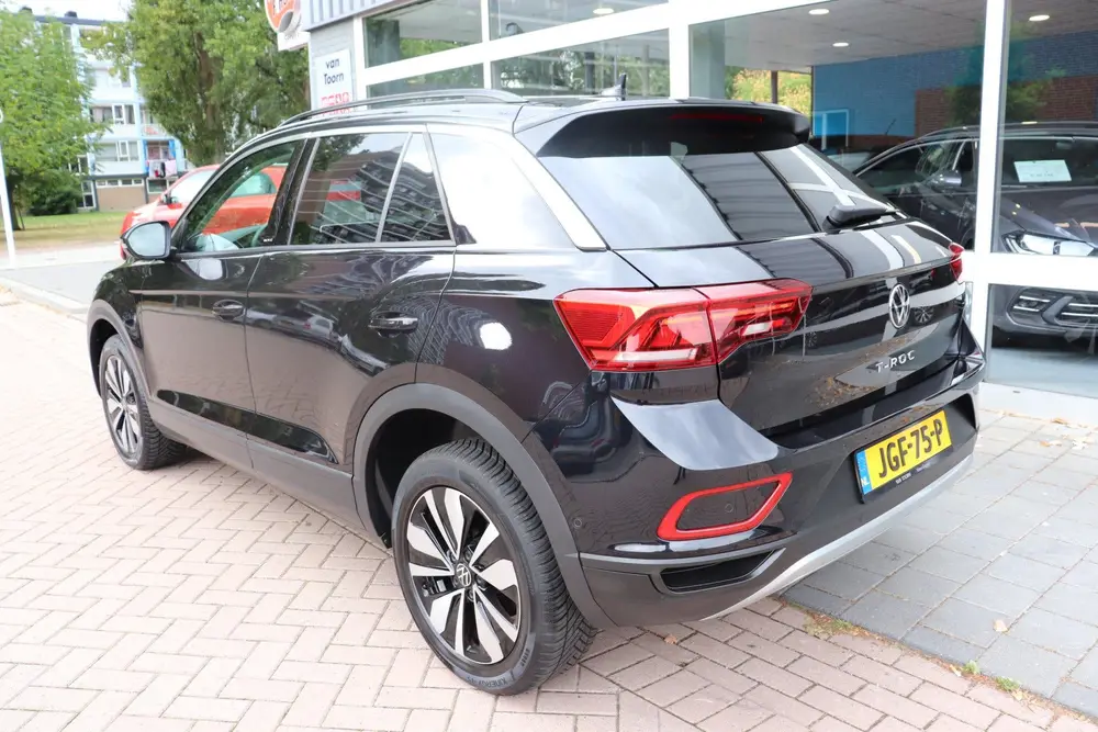 Volkswagen T-Roc 1.5 TSI Move Automaat. All-season banden, F uit 2023, foto 8