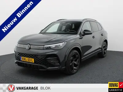 Volkswagen Tiguan 1.5 eTSI R-Line Edition | Head Up | Side A uit 2024