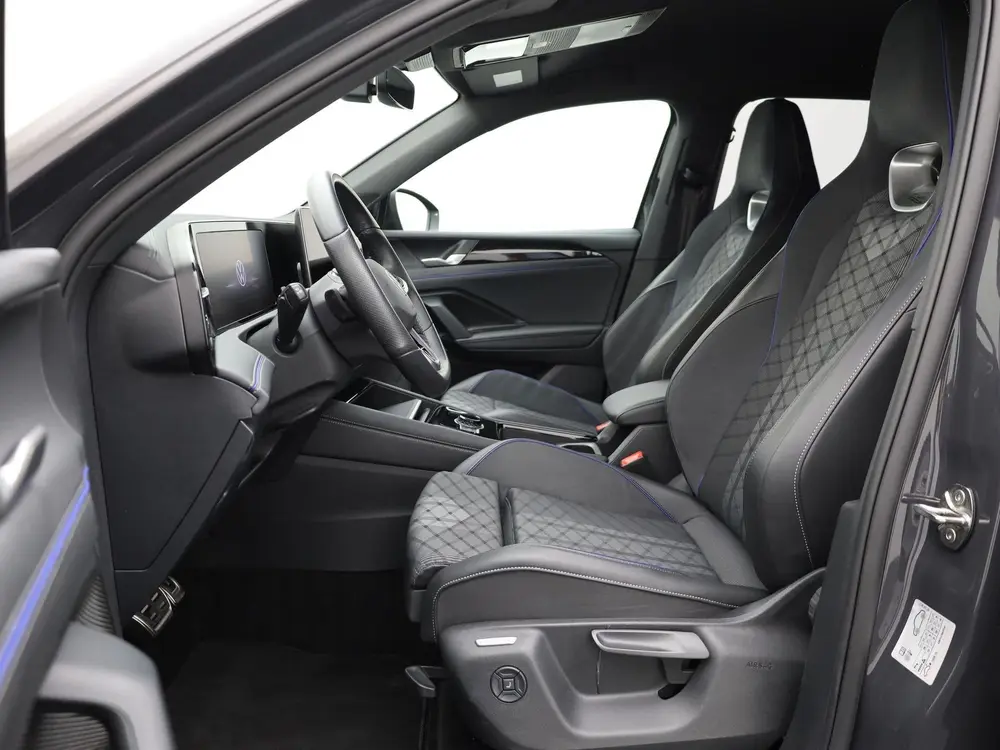 Volkswagen Tiguan 1.5 eTSI R-Line Edition | Head Up | Side A uit 2024, foto 7