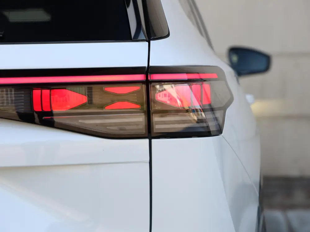 Volkswagen Tayron R-Line Edition 1.5 eHybrid 272 PK | Led Ma uit 2026, foto 17