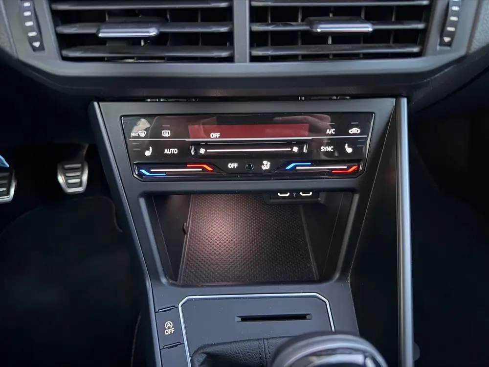 Volkswagen Taigo 1.0 TSI R-Line IQ lampen Apple Car play uit 2022, foto 19