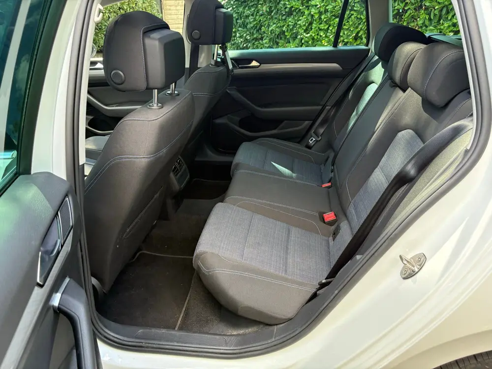 Volkswagen Passat Variant Passat 1.4 TSI Phev 218pk 6-DSG 2020 Wit uit 2020, foto 11