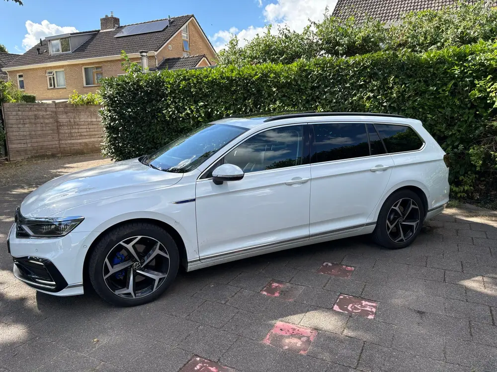 Volkswagen Passat Variant Passat 1.4 TSI Phev 218pk 6-DSG 2020 Wit uit 2020, foto 4