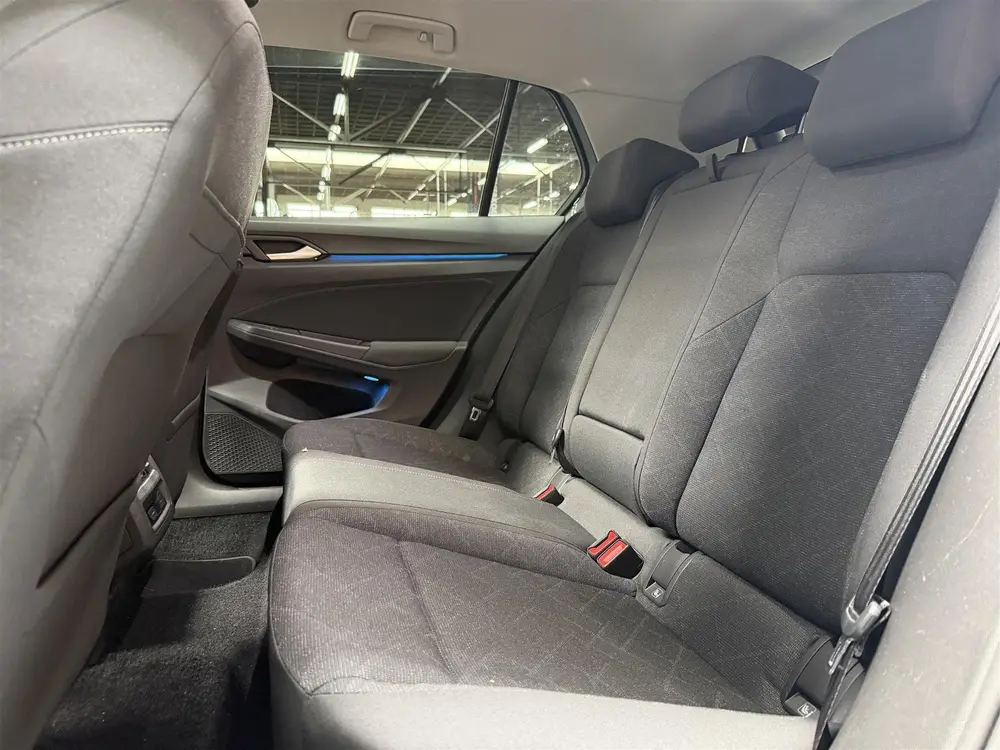 Volkswagen Golf 1.5 e TSI DSG | Pano | Navi | Maxton | Clima uit 2020, foto 16