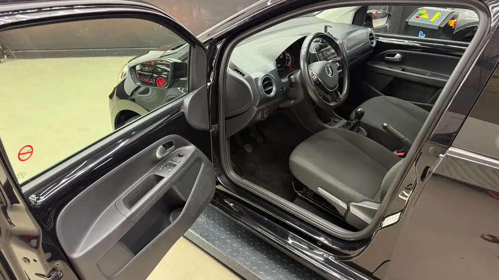 Volkswagen UP! 1.0 navigatie- en multimediasysteem. uit 2020, foto 15