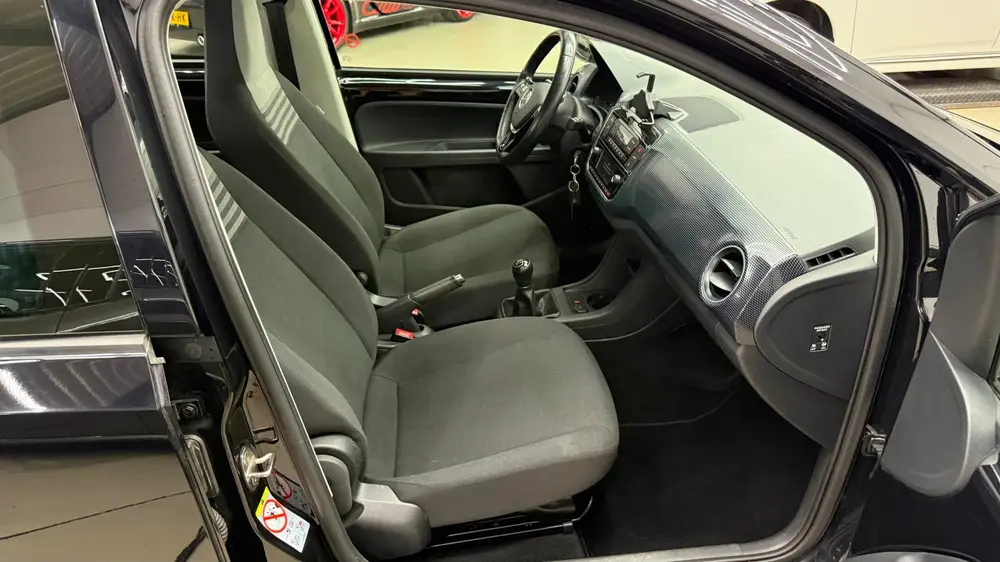 Volkswagen UP! 1.0 navigatie- en multimediasysteem. uit 2020, foto 16