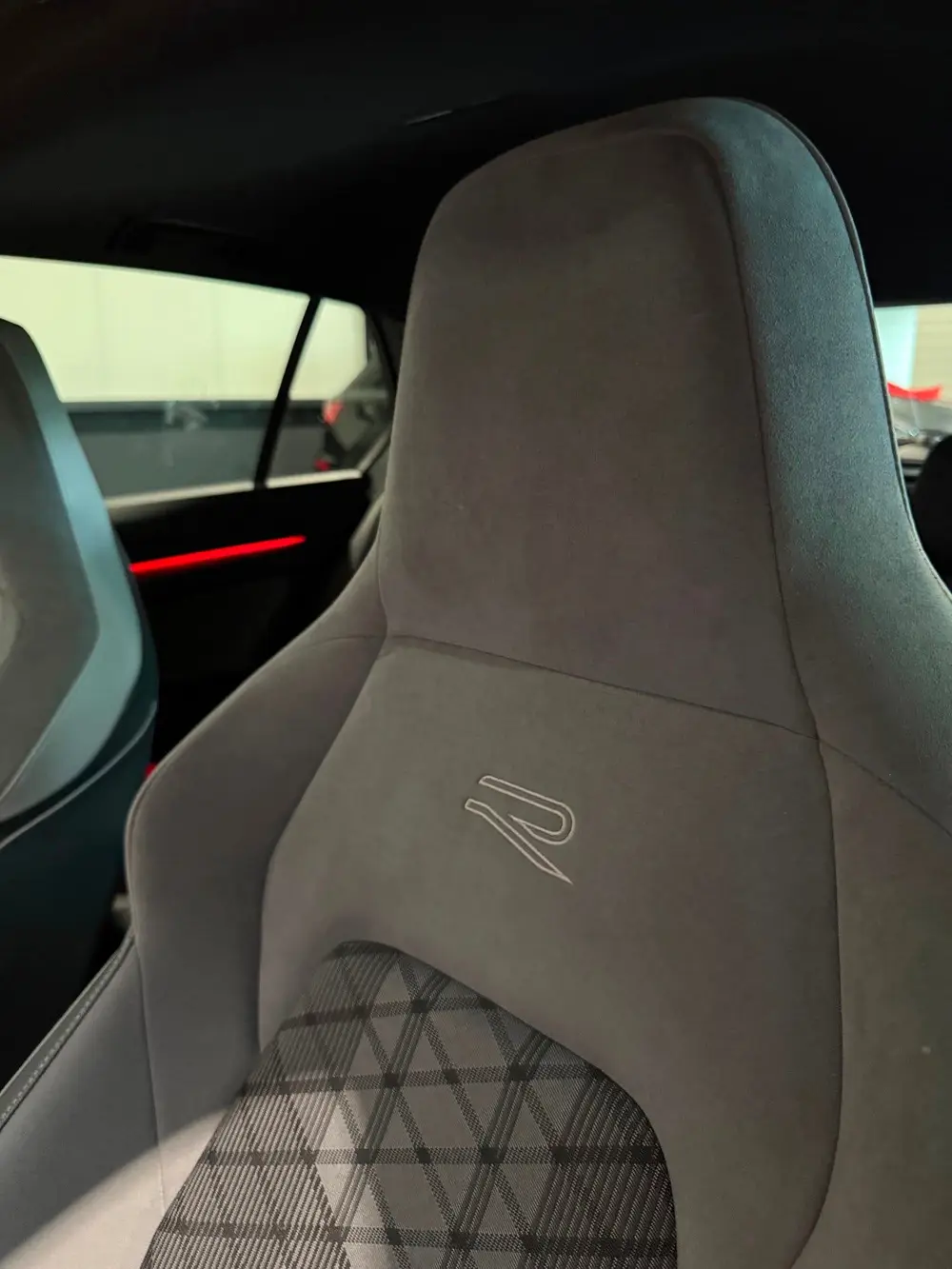 Volkswagen Golf 1.5 eTSI R-Line|Pano|Carplay|Sfeer uit 2020, foto 15