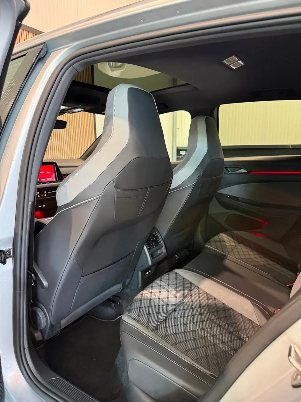 Volkswagen Golf 1.5 eTSI R-Line|Pano|Carplay|Sfeer uit 2020, foto 16