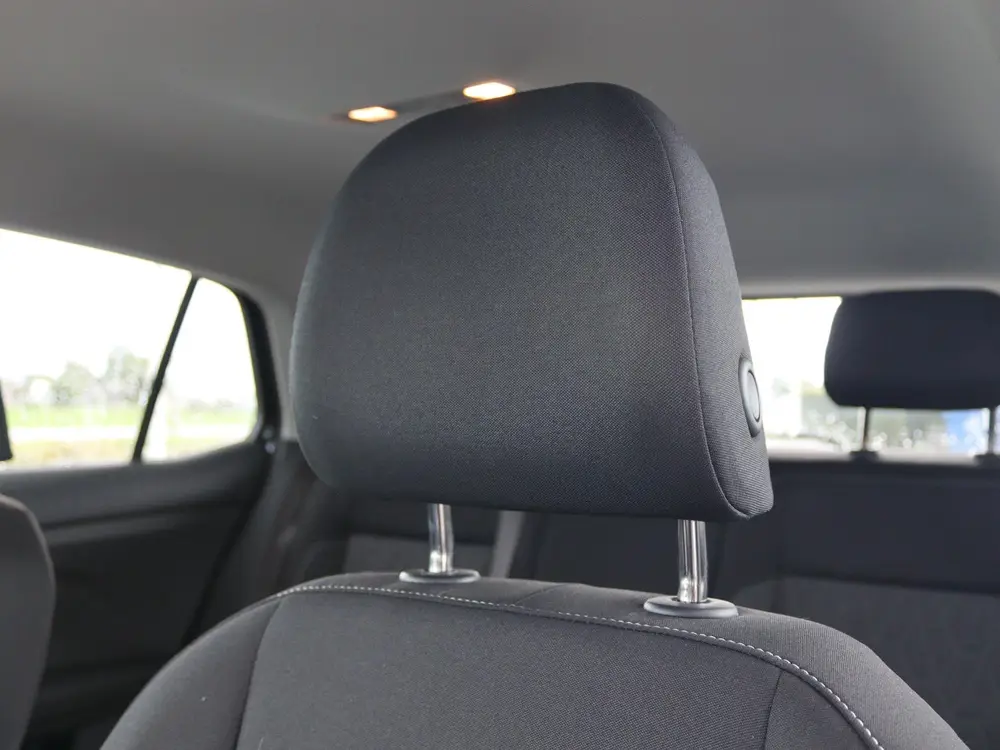 Volkswagen T-Cross 1.0 TSI Life Edition | Navigatie | App-co uit 2025, foto 18