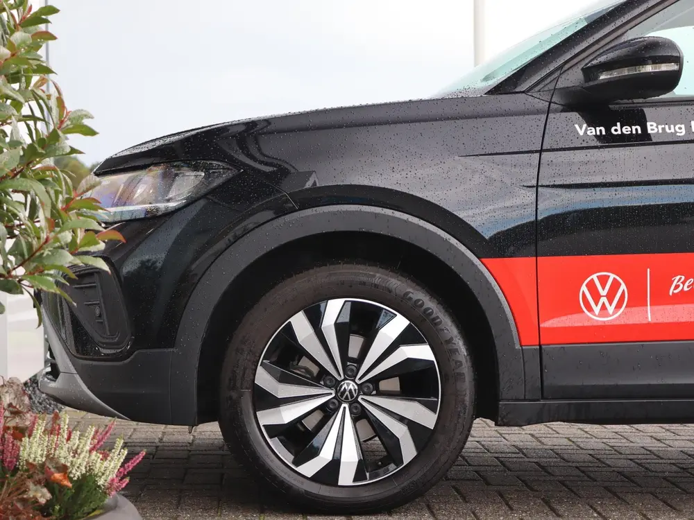 Volkswagen T-Cross 1.0 TSI Life Edition | Navigatie | App-co uit 2025, foto 2