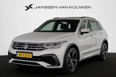 Volkswagen Tiguan 1.4 TSI eHybrid R-Line Business+ Pano Trek uit 2022