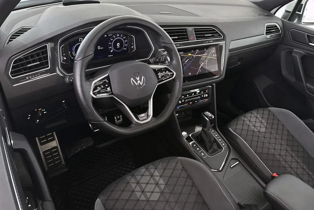 Volkswagen Tiguan 1.4 TSI eHybrid R-Line Business+ Pano Trek uit 2022, foto 5