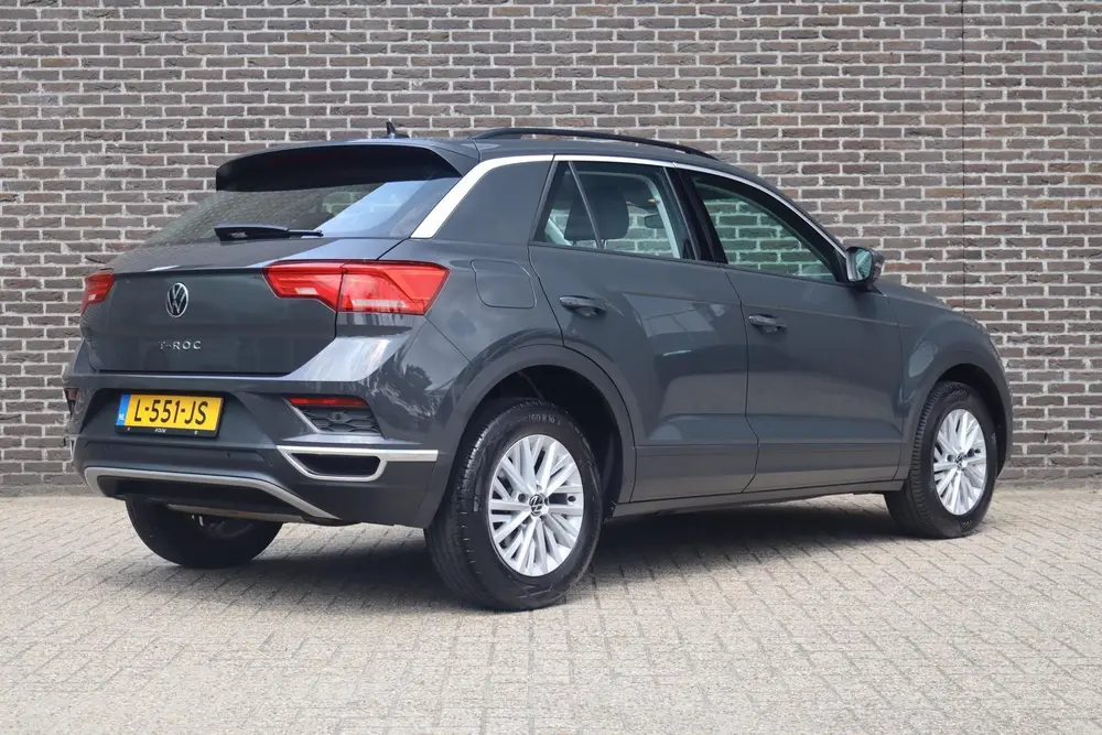 Volkswagen T-Roc 1.0 TSI 110pk Style | Navigatie | Adaptieve uit 2021, foto 2
