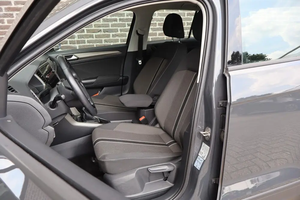 Volkswagen T-Roc 1.0 TSI 110pk Style | Navigatie | Adaptieve uit 2021, foto 4