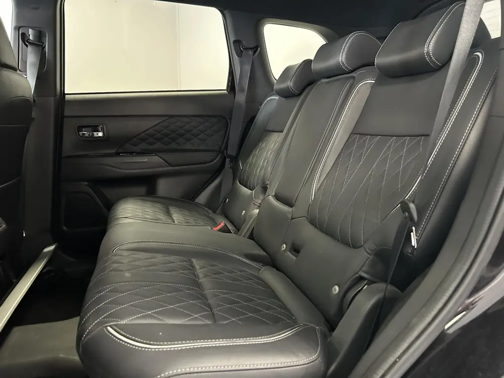 Mitsubishi Outlander 2.4 PHEV S-Edition | SCHUIF-/KANTELDAK uit 2019, foto 8
