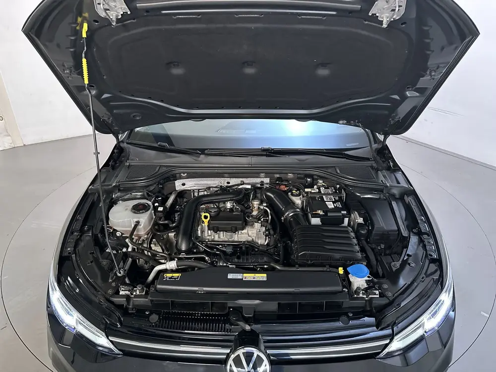 Volkswagen Golf 1.0 eTSI DSG 110pk Life Business Sfeerverlic uit 2023, foto 17