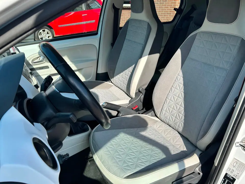 Volkswagen Up! 1.0 beats // 132.000 km // Nieuwe APK ! uit 2020, foto 10