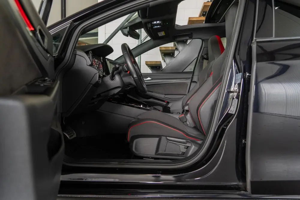 Volkswagen Golf 2.0 TSI GTI Clubsport | Pano | IQ | ACC uit 2023, foto 6