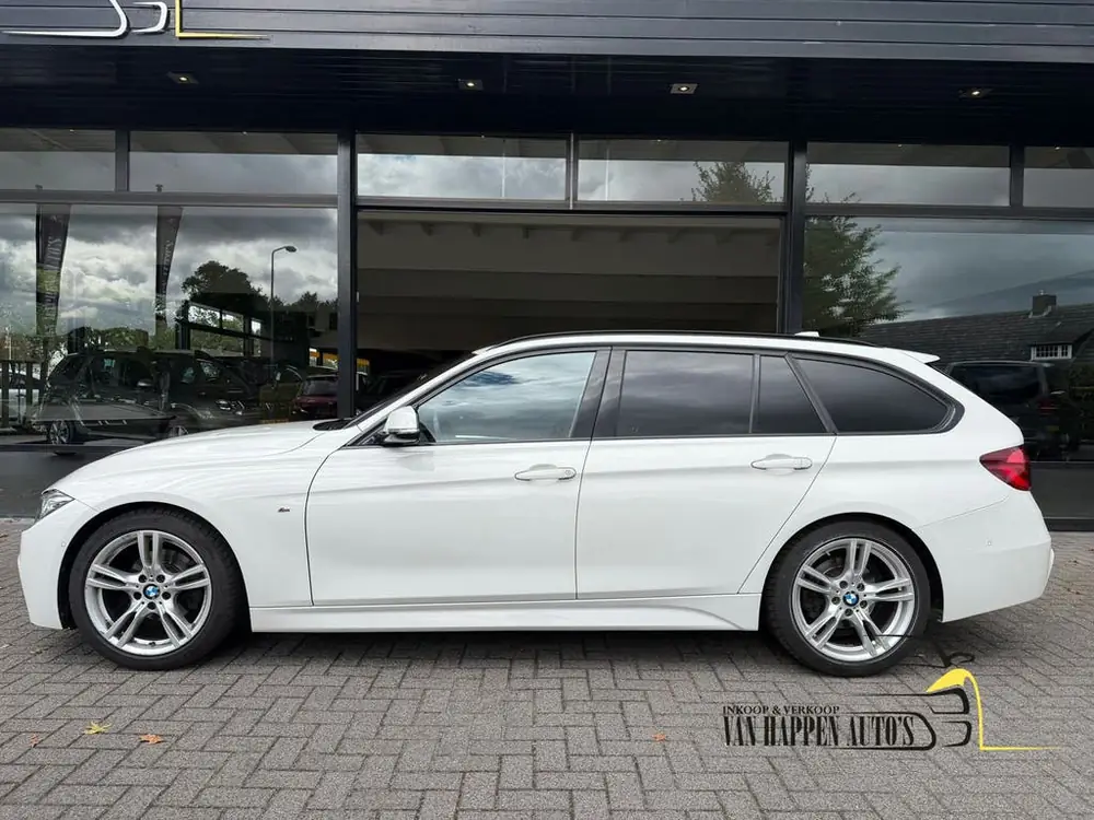 BMW 3-Serie Touring 318i M Sport Edition / apk 8-2027 uit 2019, foto 2