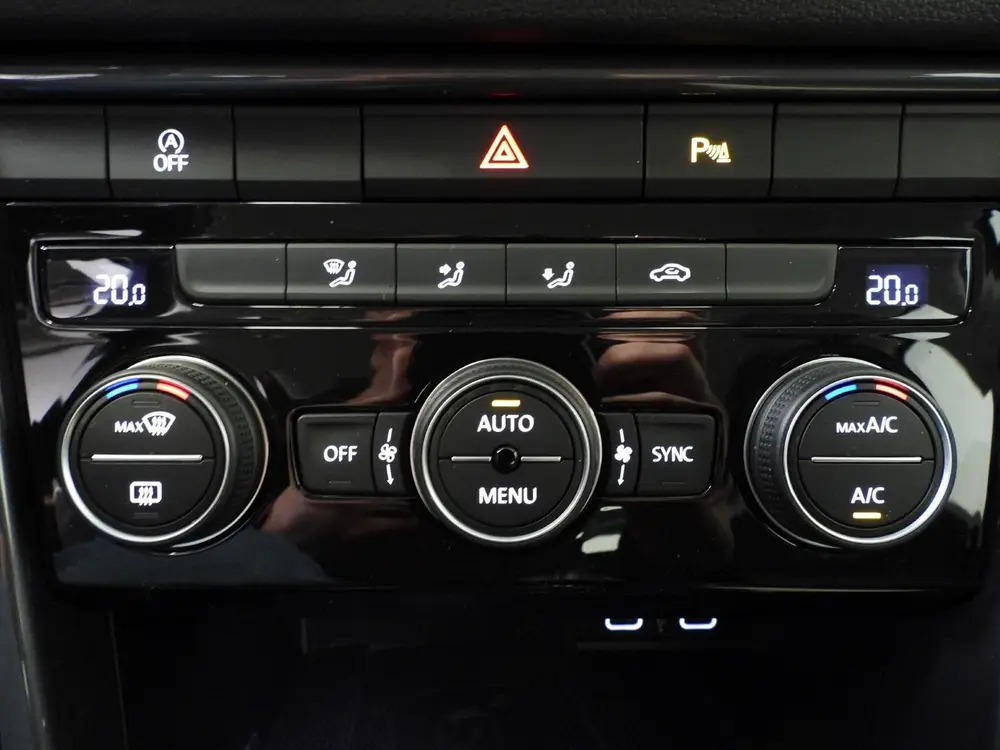 Volkswagen T-Roc 1.5 TSI Sport NAVI/CAMERA/VIRTUAL/LED/TREKH uit 2021, foto 6