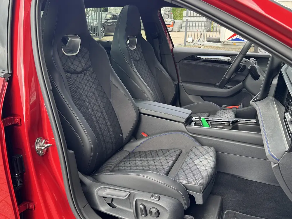 Volkswagen Passat Variant 1.5 eTSI R-LINE BUSINESS I WINTERP uit 2024, foto 10
