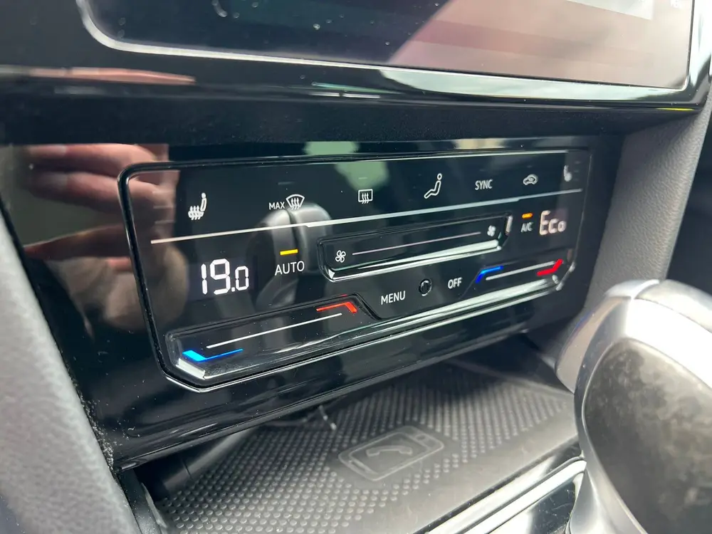 Volkswagen Passat Variant 1.4 TSI PHEV GTE virtual cockpit uit 2022, foto 15