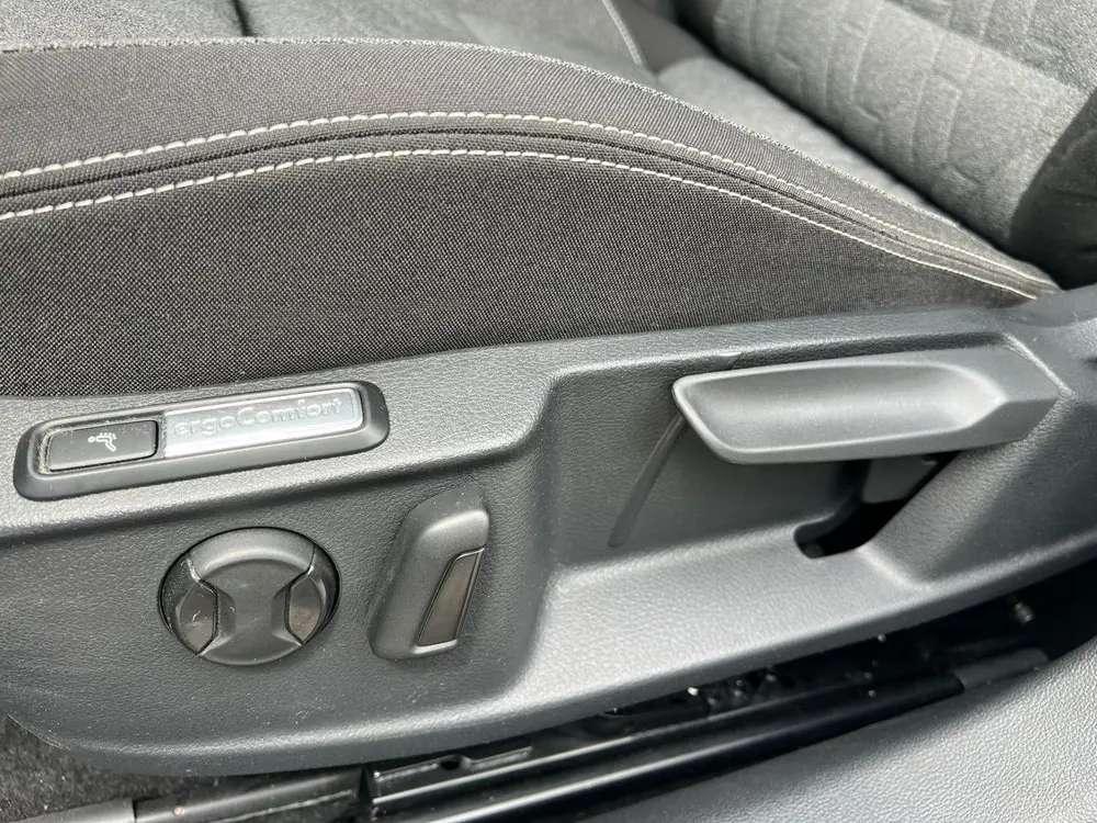 Volkswagen Passat Variant 1.4 TSI PHEV GTE virtual cockpit uit 2022, foto 17