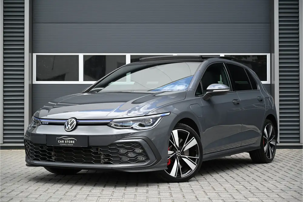 Volkswagen Golf 1.4 GTE 245 PK / PANO / LEDER / MEMORY / CAM uit 2020