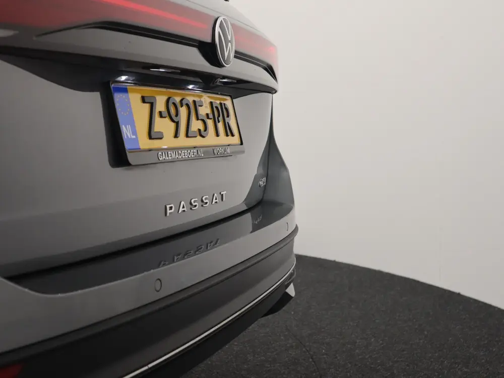 Volkswagen Passat Variant 1.5 eTSI Business NL-AUTO / TREKHA uit 2024, foto 7