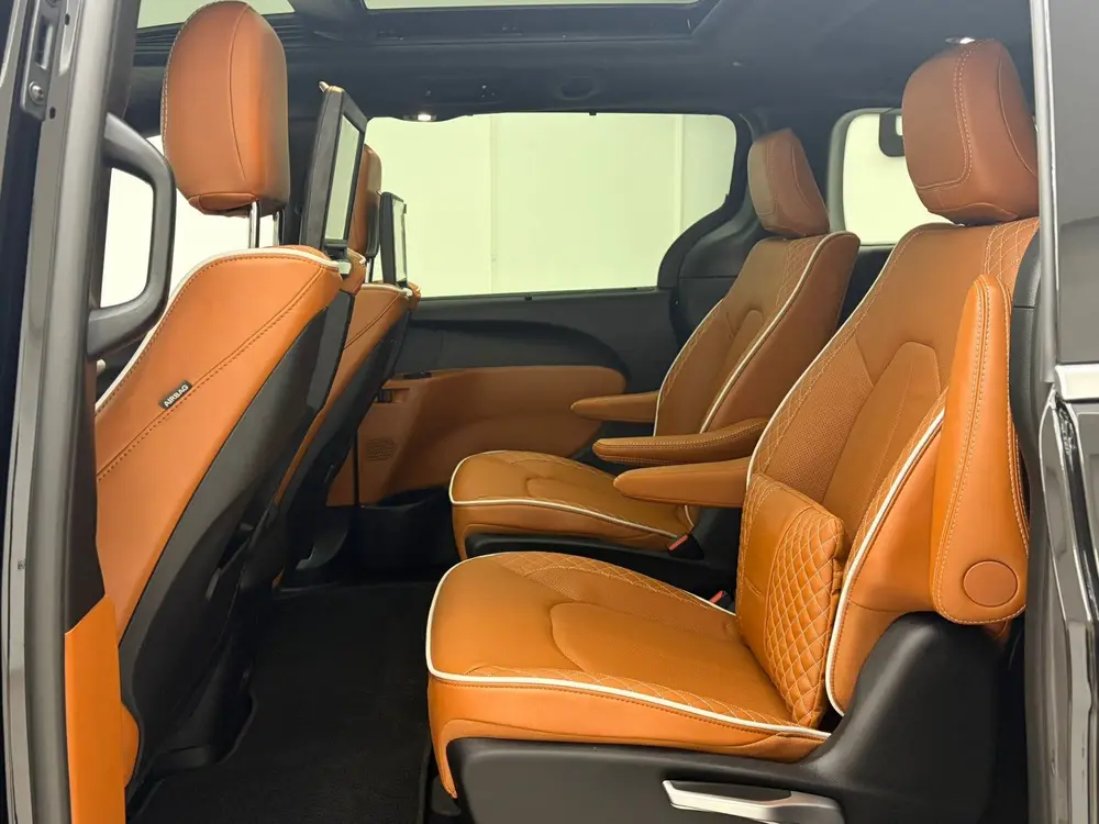 Chrysler Pacifica 3.6 V6 Hybride Pinnacle Nieuw (bj 2026) uit 2026, foto 11