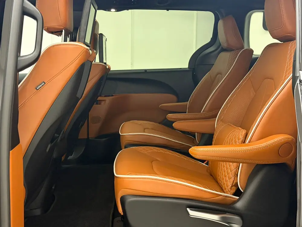 Chrysler Pacifica 3.6 V6 Hybride Pinnacle Nieuw (bj 2026) uit 2026, foto 14