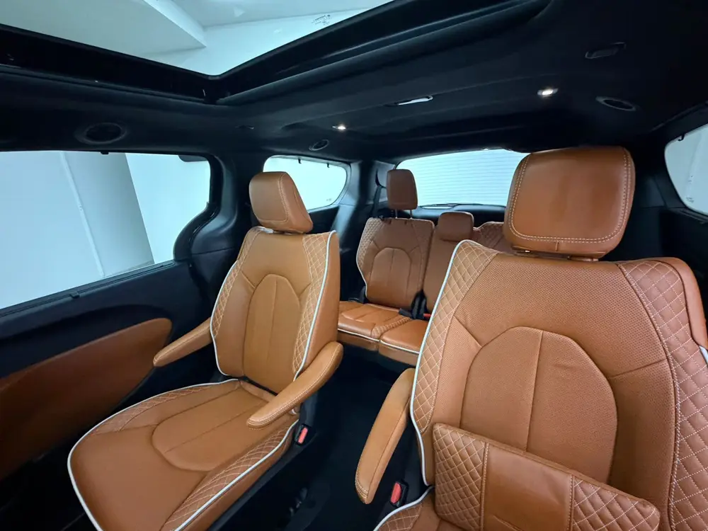 Chrysler Voyager Pacifica 3.6 V6 Hybride Pinnacle Nieuw uit 2026, foto 9