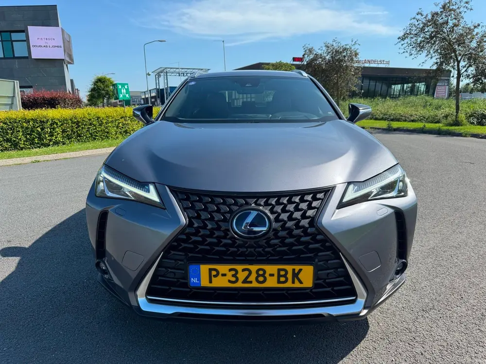 Lexus UX 250h Business Line Aut, Acc, Stoelvrw, Navi, Pdc, C uit 2019, foto 3