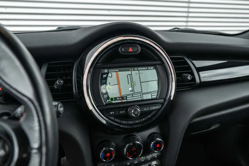 Mini Hatchback Cooper JCW / JCW Sportstoel / Comfort Access uit 2019, foto 18