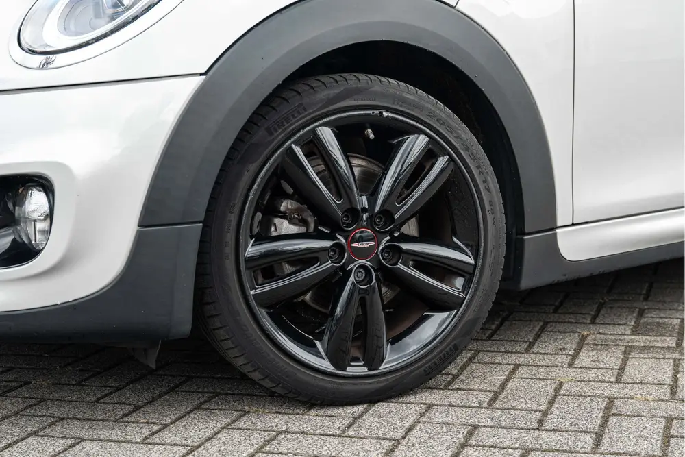 Mini Hatchback Cooper JCW / JCW Sportstoel / Comfort Access uit 2019, foto 8
