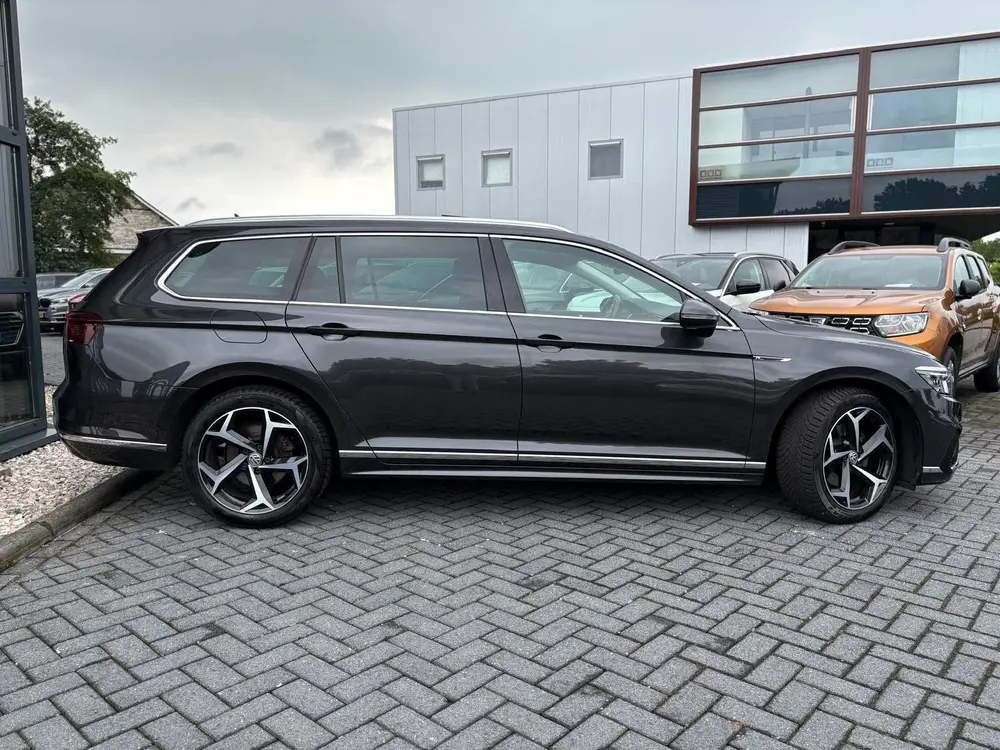 Volkswagen Passat Variant 2.0 TSI R-Line Business + | Trekha uit 2021, foto 12