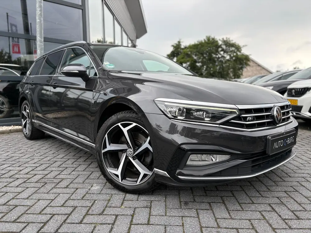 Volkswagen Passat Variant 2.0 TSI R-Line Business + | Trekha uit 2021, foto 13
