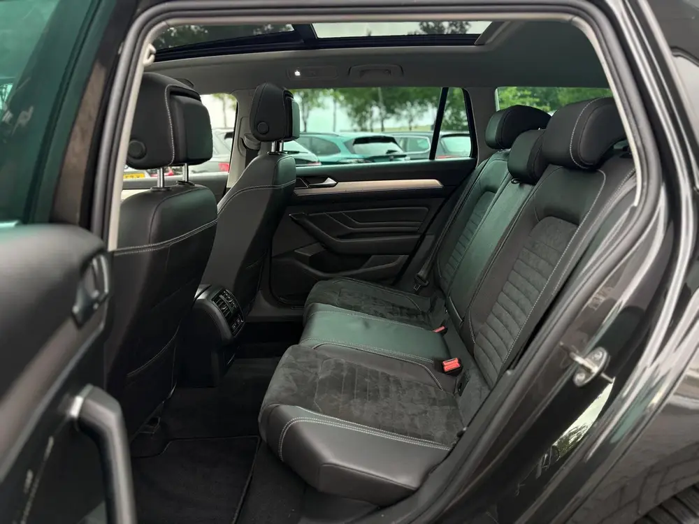 Volkswagen Passat Variant 2.0 TSI R-Line Business + | Trekha uit 2021, foto 15