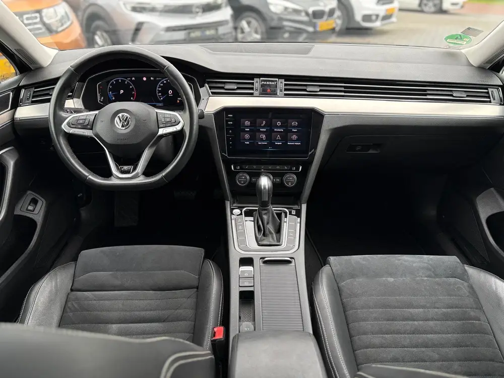 Volkswagen Passat Variant 2.0 TSI R-Line Business + | Trekha uit 2021, foto 17