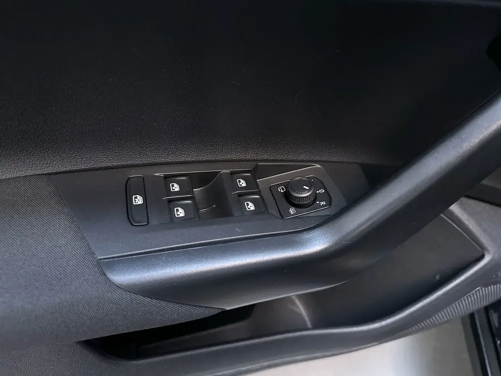 Volkswagen Polo 1.0 TSI Life Parkeersensoren App-Connect DAB uit 2021, foto 18