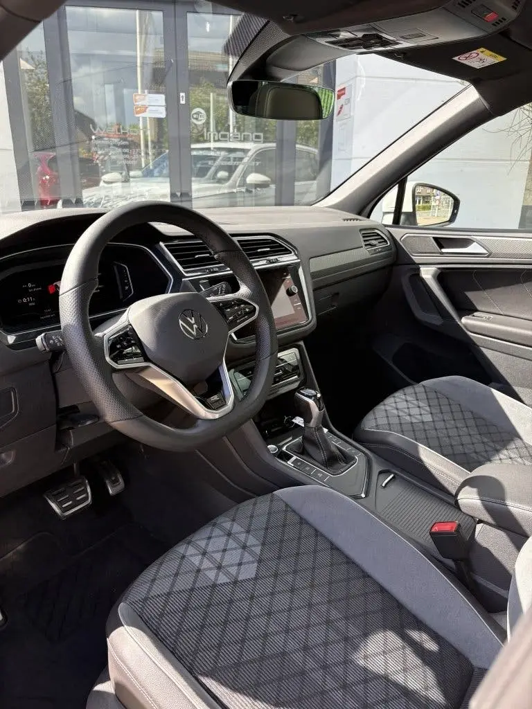 Volkswagen Tiguan R-Line eHybrid | Camera | Panoramadak | IQ uit 2022, foto 10